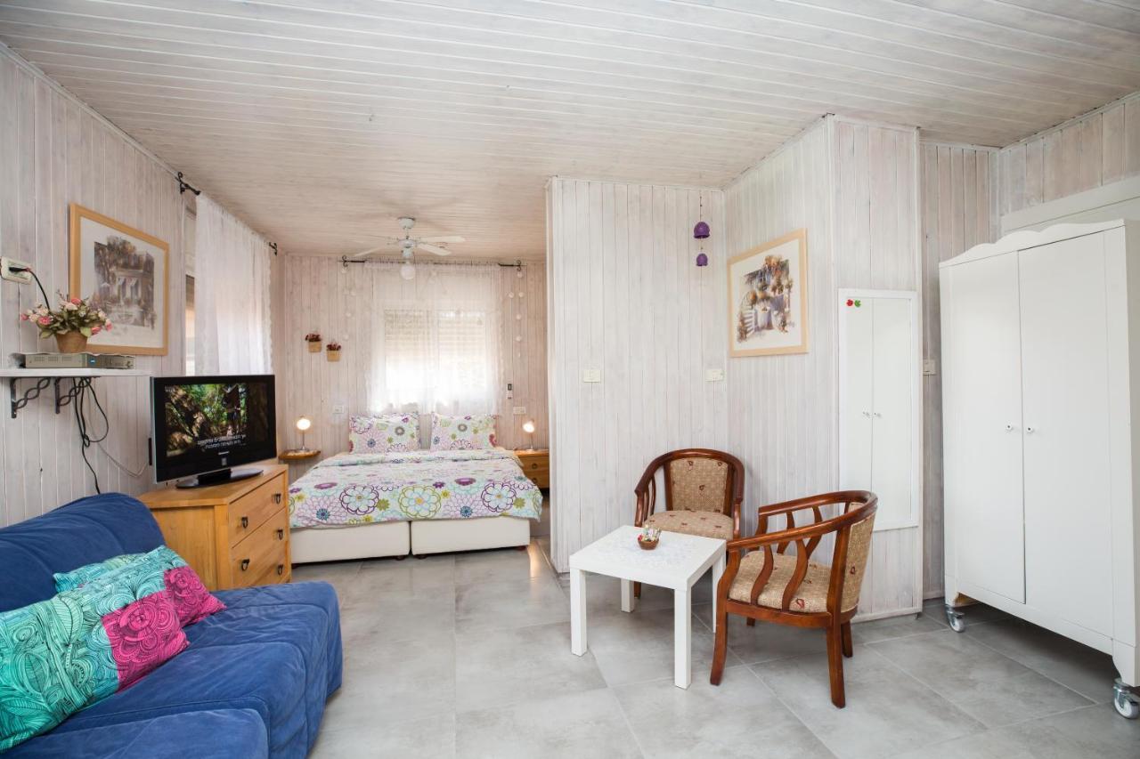 Leyad Hashmura Lodging Jesud ha-Ma'ala Exteriér fotografie