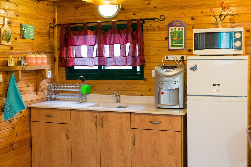 Leyad Hashmura Lodging Jesud ha-Ma'ala Exteriér fotografie